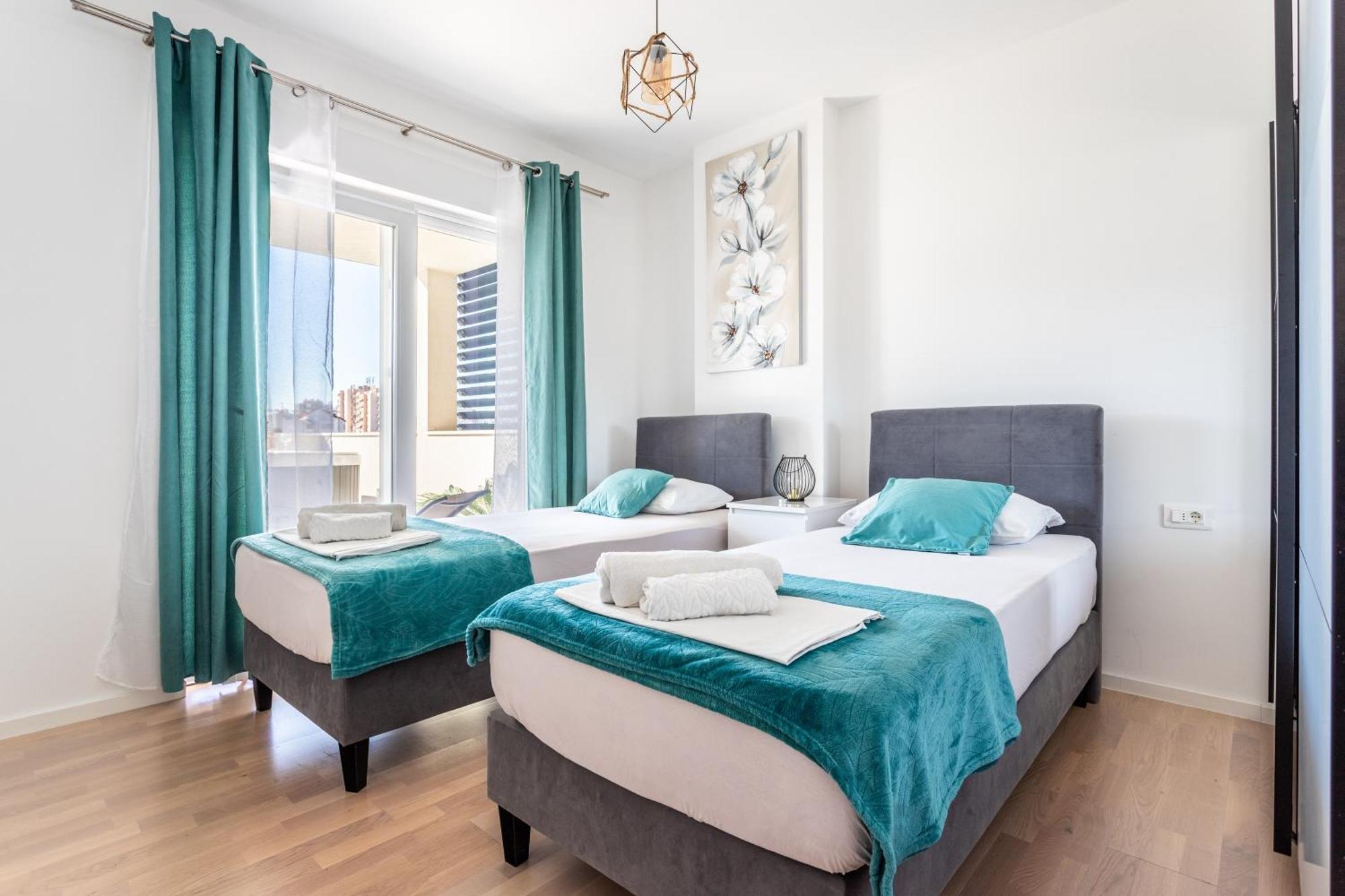 New Luxury 3-Bedroom Penthouse With Huge Terrace 斯普利特 外观 照片